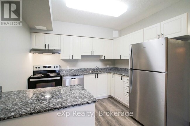 Photo du bâtiment - 239 Auburn Dr