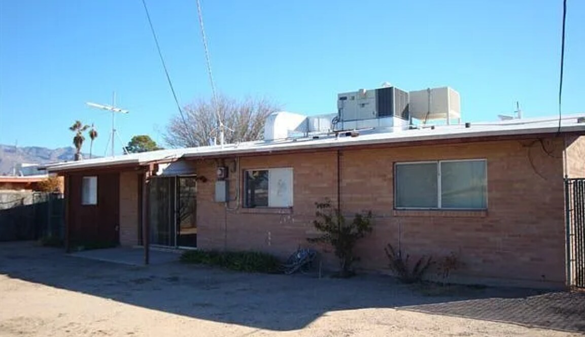 Foto principal - 2851 N Magnolia Ave