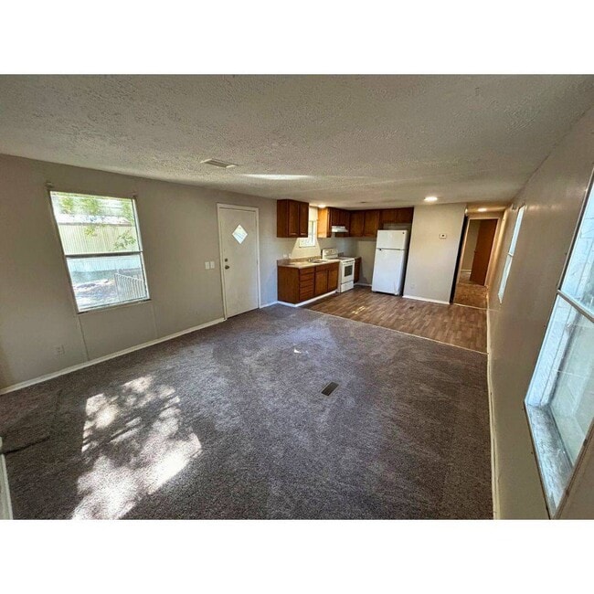 Building Photo - 2395 Parrott Dr