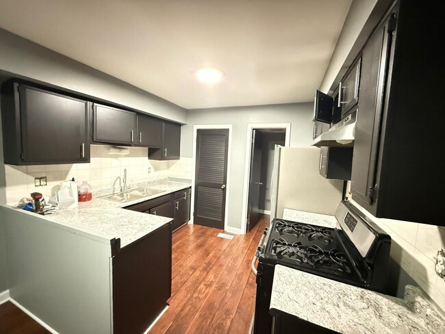 Foto del edificio - 7609 Bristol Ln