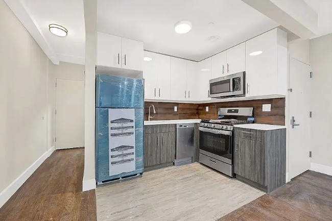 Foto del edificio - 694 E 38th St