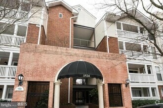 Building Photo - 1524 Lincoln Way
