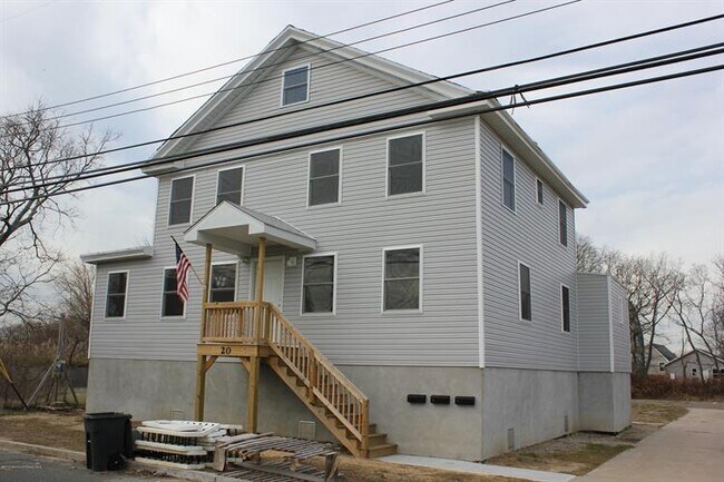 Building Photo - 20 Main St