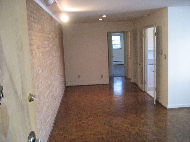 Building Photo - 2819 Erie Ave