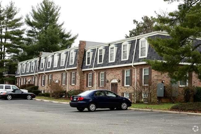 Building Photo - Salem Square Condominiums