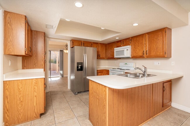 Foto del edificio - 1656 N Sierra Vista Dr