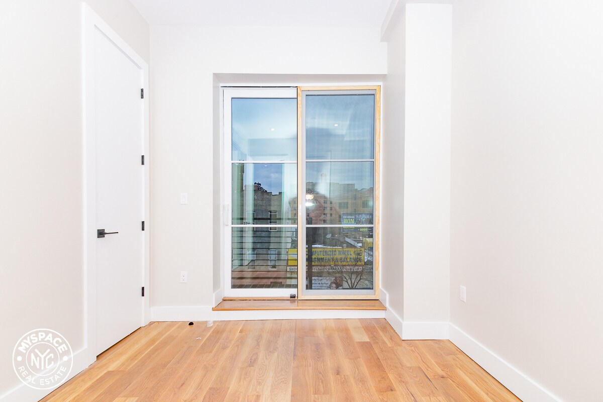 Foto principal - 698 Flushing Ave
