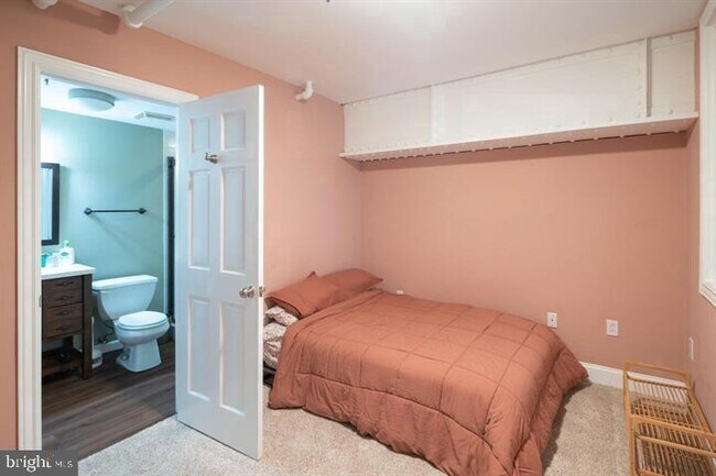 Building Photo - 50 N Front St