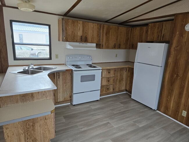 Foto del edificio - 472 Ruben Wells Rd