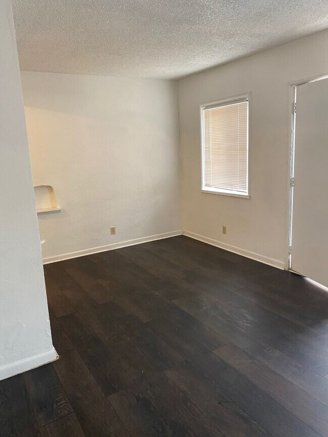 Foto del edificio - 321 E Taylor St