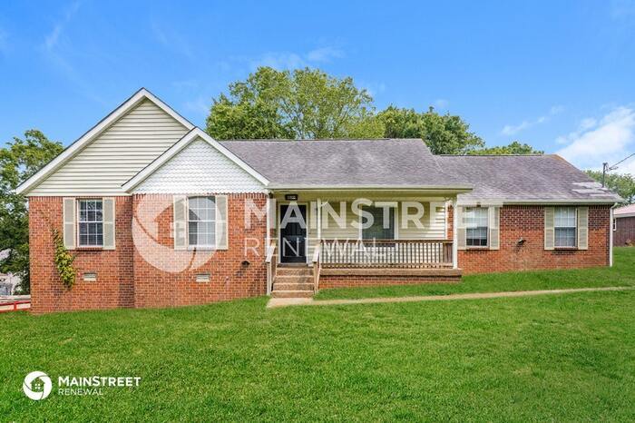 Primary Photo - 1000 Highland Cir, Madison, TN 37115