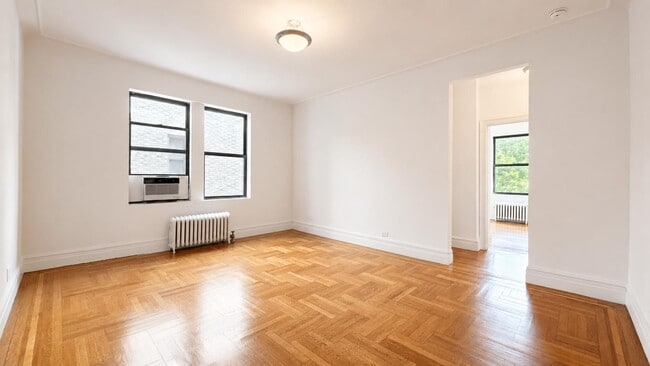 Building Photo - 652 W 163rd St