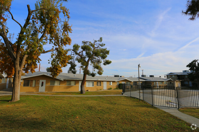 Building Photo - Courtyard Terrace