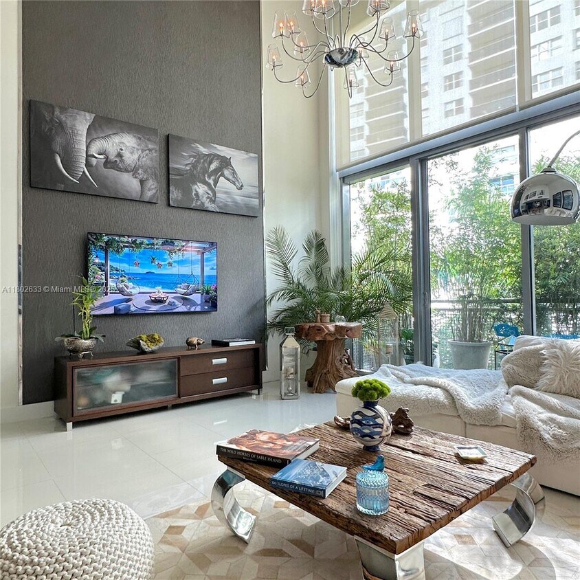 Foto principal - 6000 Collins Ave