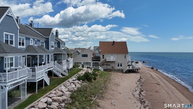 Building Photo - 72 Cosey Beach Ave
