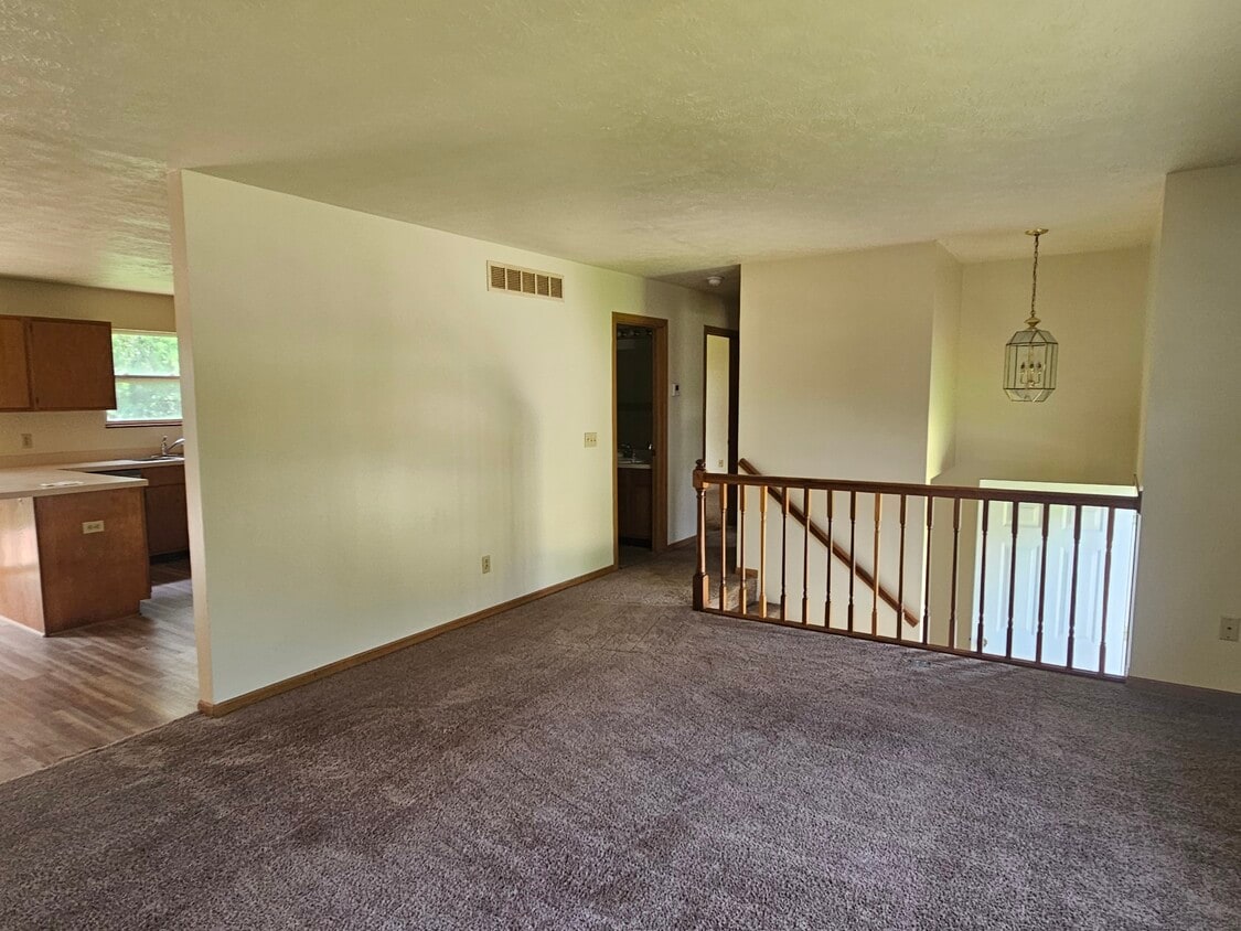 Building Photo - 906 Allen Dr