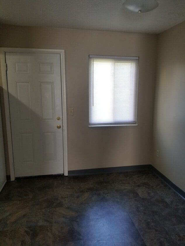 Family room - 2982 Donnylane Blvd