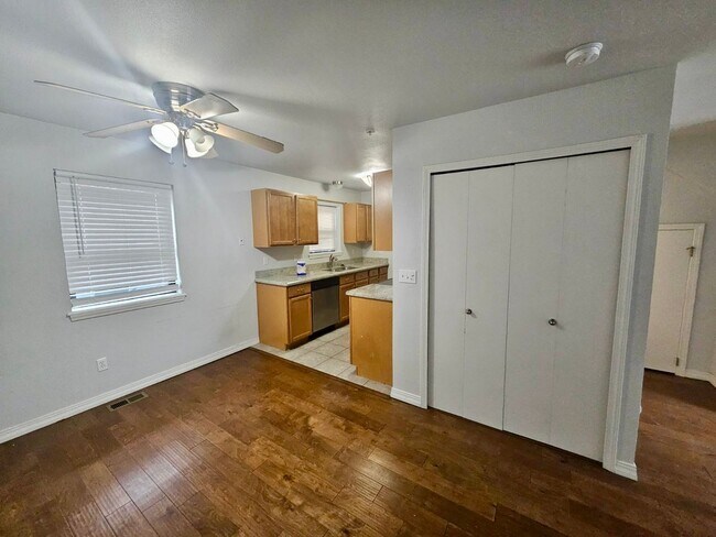 Foto del edificio - Great 2 bedroom condo in Old Colorado City!