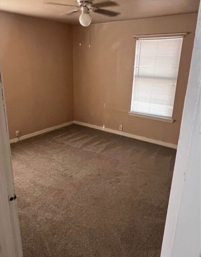 Building Photo - 101 SW 8th St