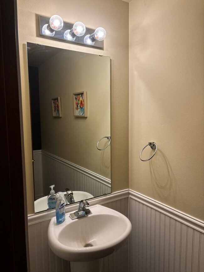 Foto del edificio - Updated and Spacious 3 Bed Yelm Rental!