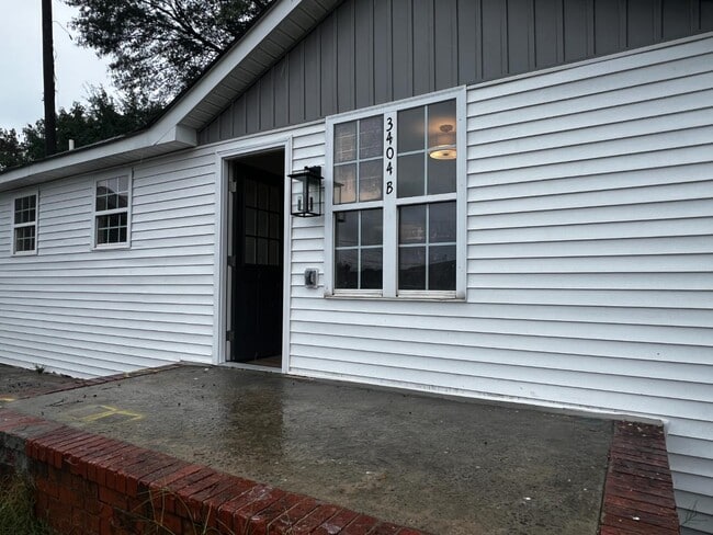 Building Photo - 3404 White Horse Rd