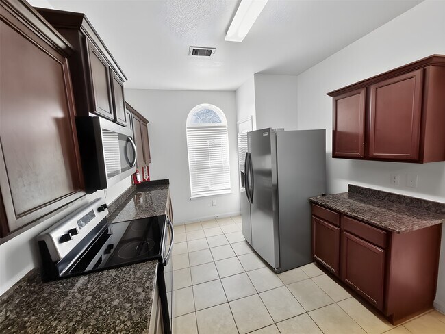 Foto del edificio - 5127 Oak Briar Ln