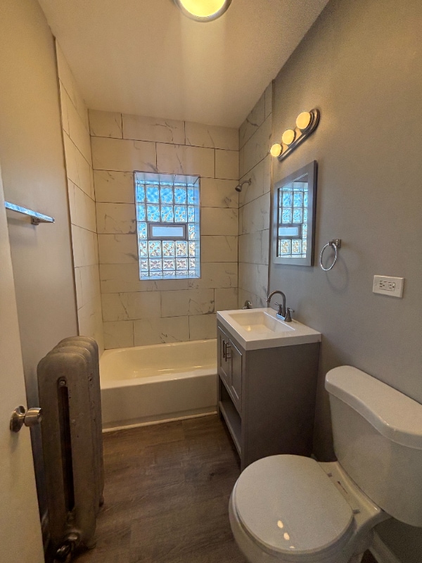 Building Photo - 652-658 E 81st St