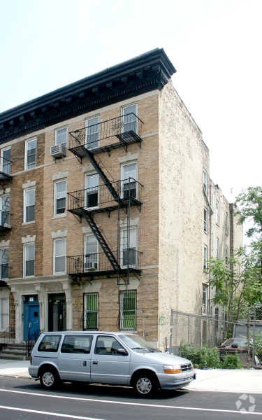 Building Photo - 1564 Pacific St