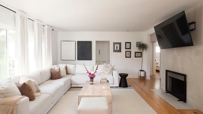Foto del edificio - 4049 Fairway Blvd