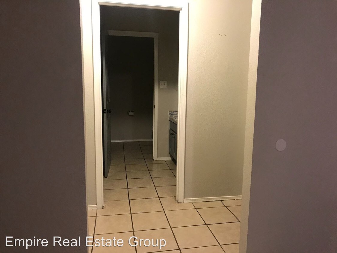 Foto del edificio - 316 E St Anne Pl