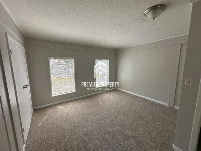 Building Photo - 4185 Sunnyslope Dr