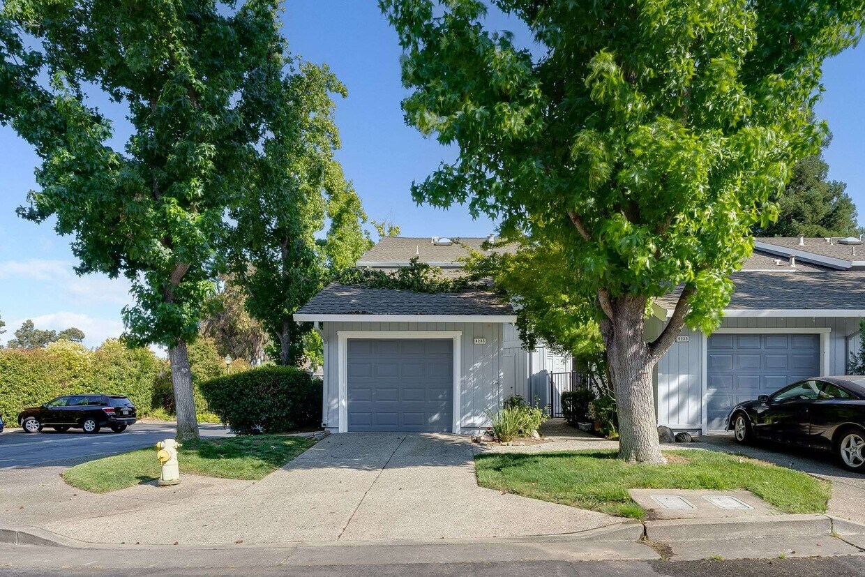 Foto principal - 4235 Sheldon Cir