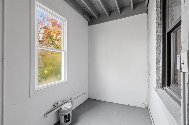 Foto del edificio - 3268 W Fullerton Ave