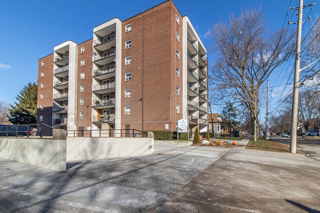 Building Photo - Bristol Place Apartments