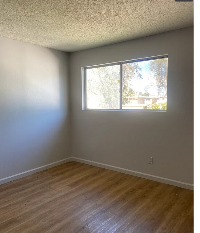 Foto del edificio - 2154 W Brownwood Ave