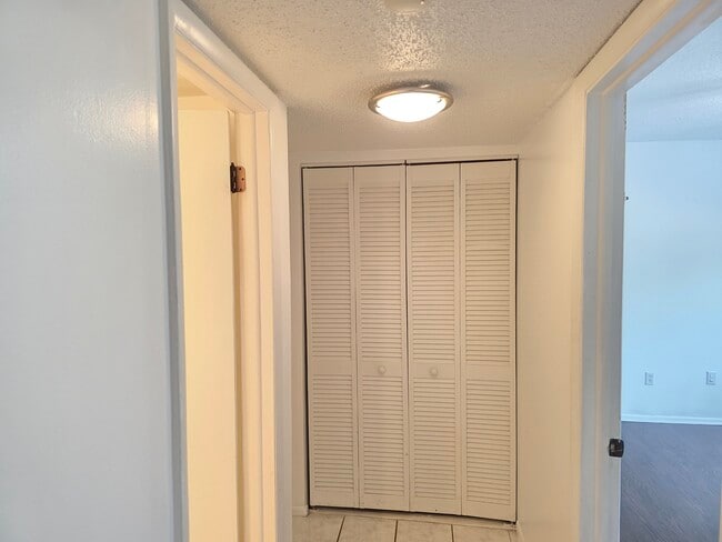 Building Photo - 605 N Keene Rd