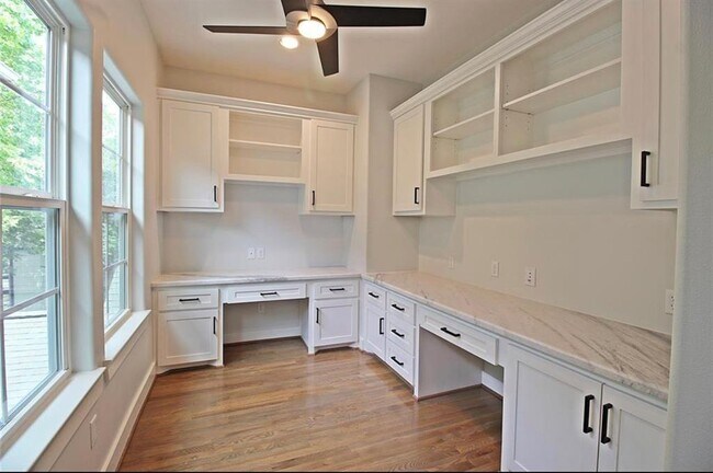 Building Photo - 2736 Cortlandt St