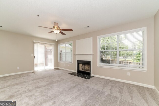 Foto del edificio - 3545 Lehigh Way