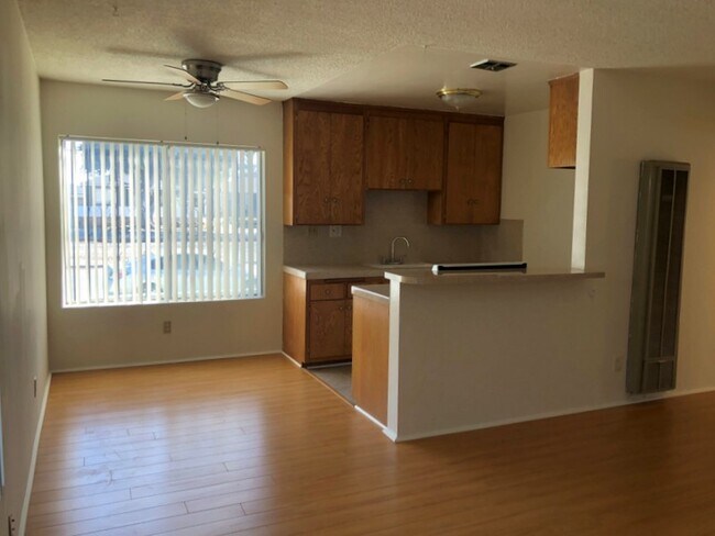 Foto del edificio - 1537 Torrance Blvd