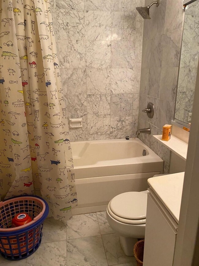 Building Photo - 45 River Dr S