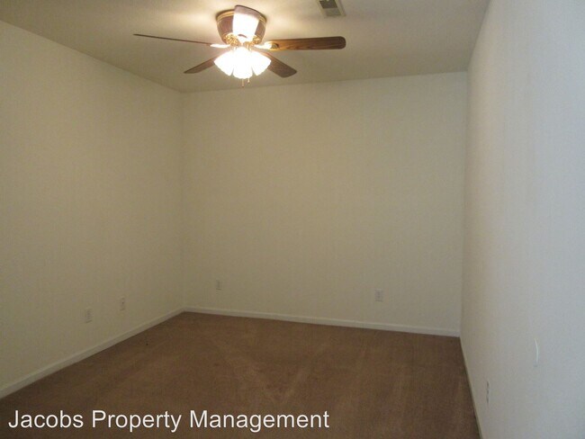 Building Photo - 1720-1722 Juniper Dr