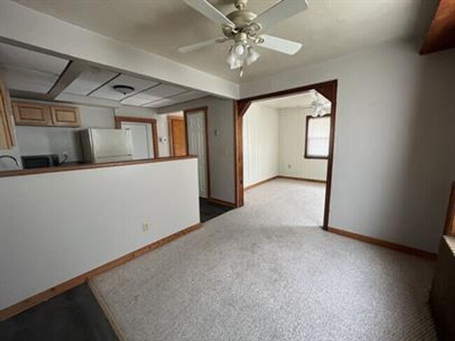 Building Photo - 207 Sycamore St