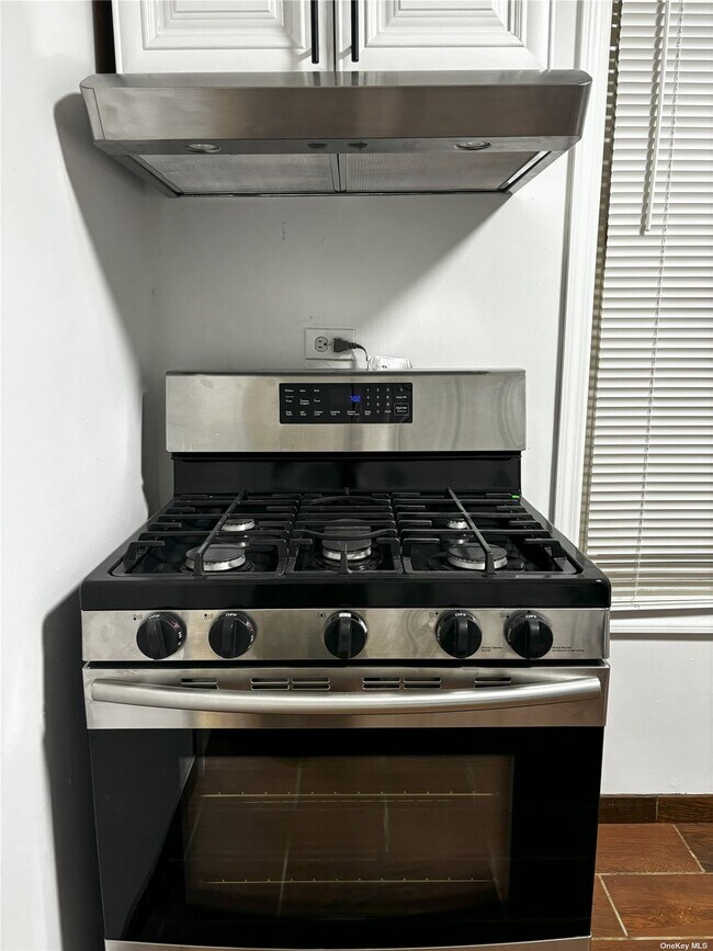 Foto del edificio - 214 Bryant Ave