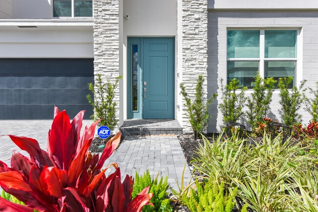 Building Photo - 1525 Stockbridge St