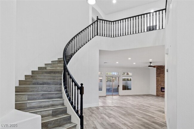 Foto del edificio - 4630 Laguna Vista St
