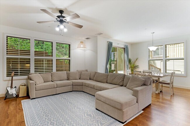 Foto del edificio - 912 Lundy Ln