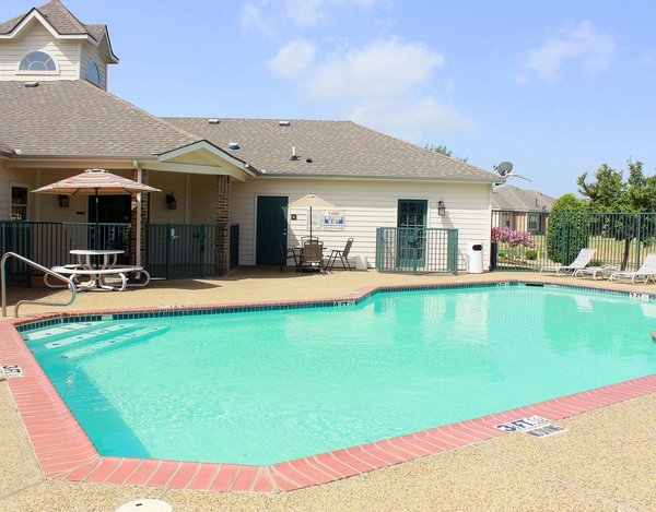 Pool - Parkview Garden Townhomes