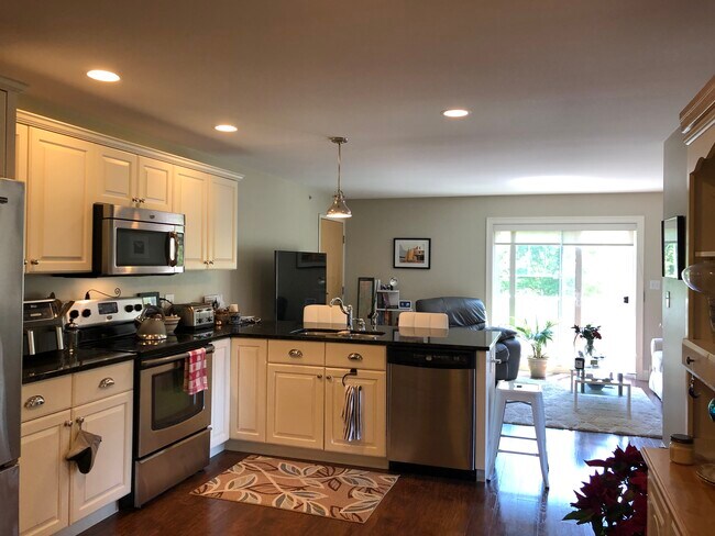 Photo of identical apartment in the building - 2 Davis Point Ln