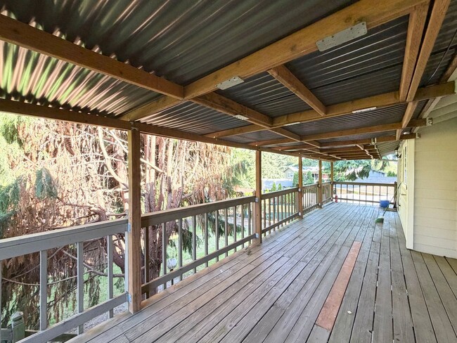 Building Photo - Fully updated 4 bedroom Federal Way home