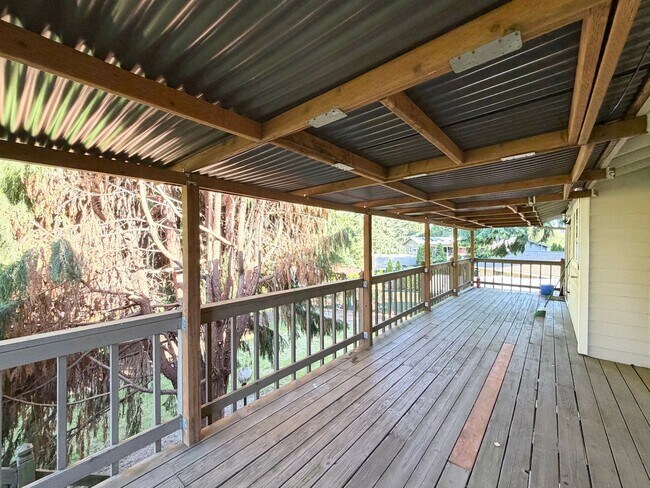 Foto del edificio - Fully updated 4 bedroom Federal Way home
